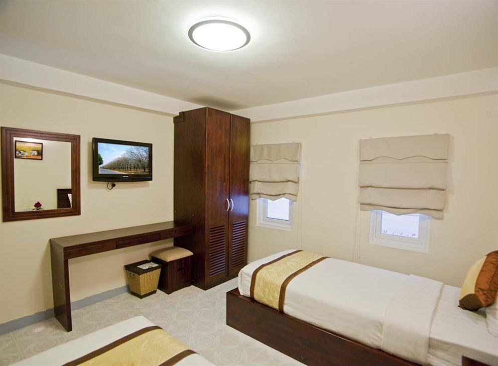 Oyo 438 Small Bay Hotel Хошимин Экстерьер фото