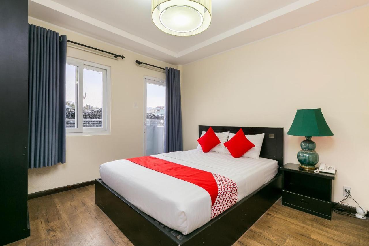Oyo 438 Small Bay Hotel Хошимин Экстерьер фото
