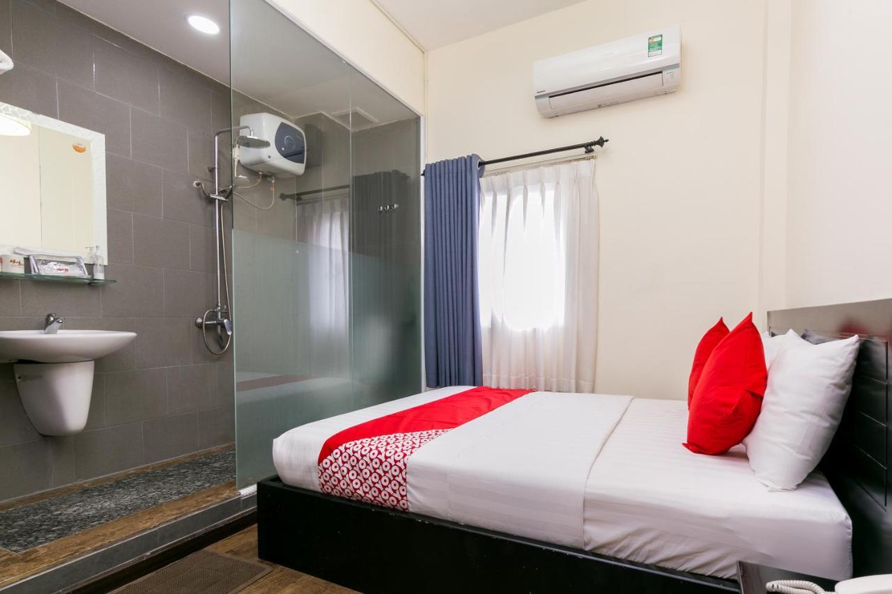 Oyo 438 Small Bay Hotel Хошимин Экстерьер фото