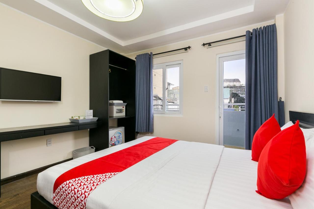 Oyo 438 Small Bay Hotel Хошимин Экстерьер фото