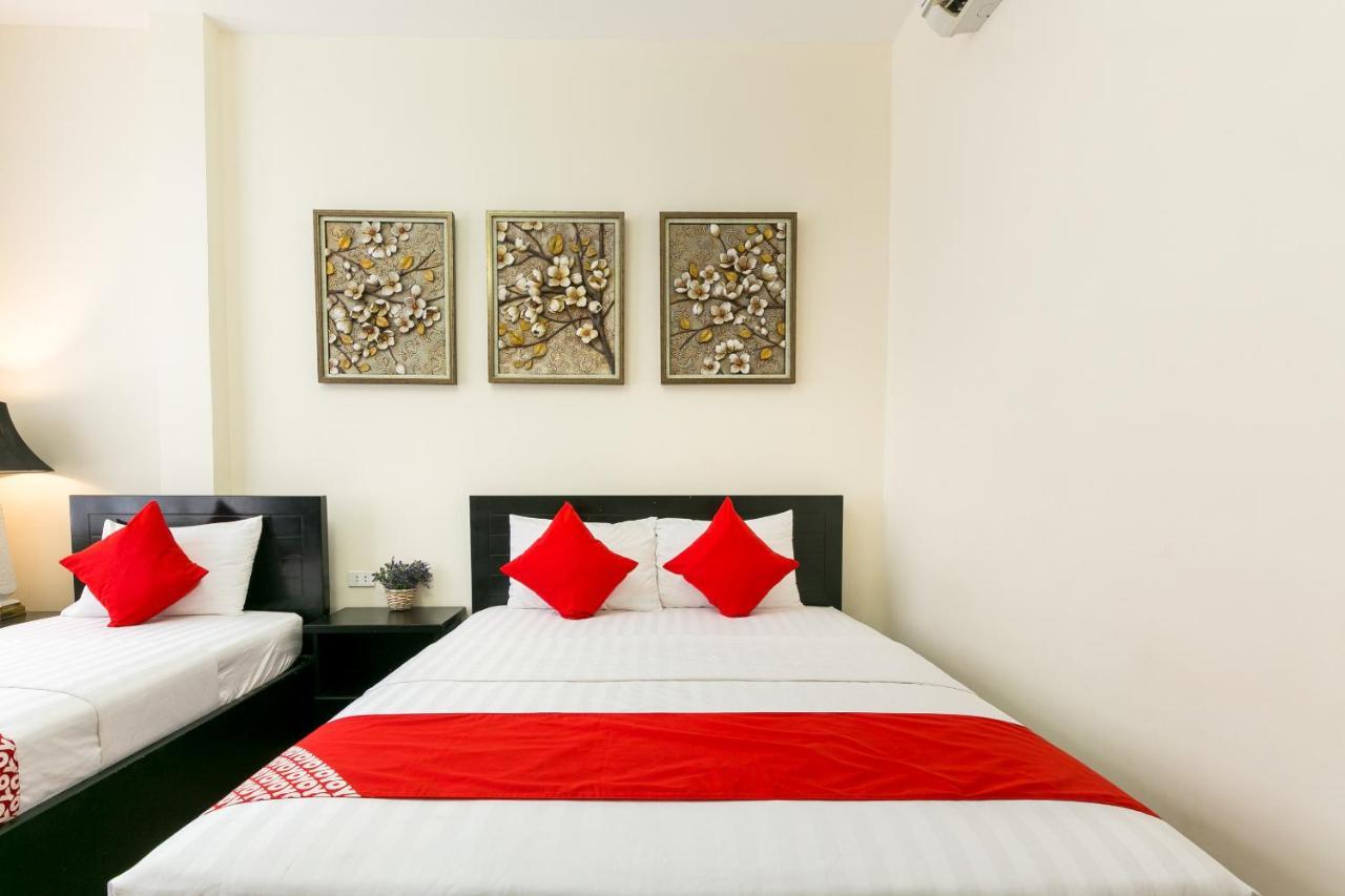 Oyo 438 Small Bay Hotel Хошимин Экстерьер фото