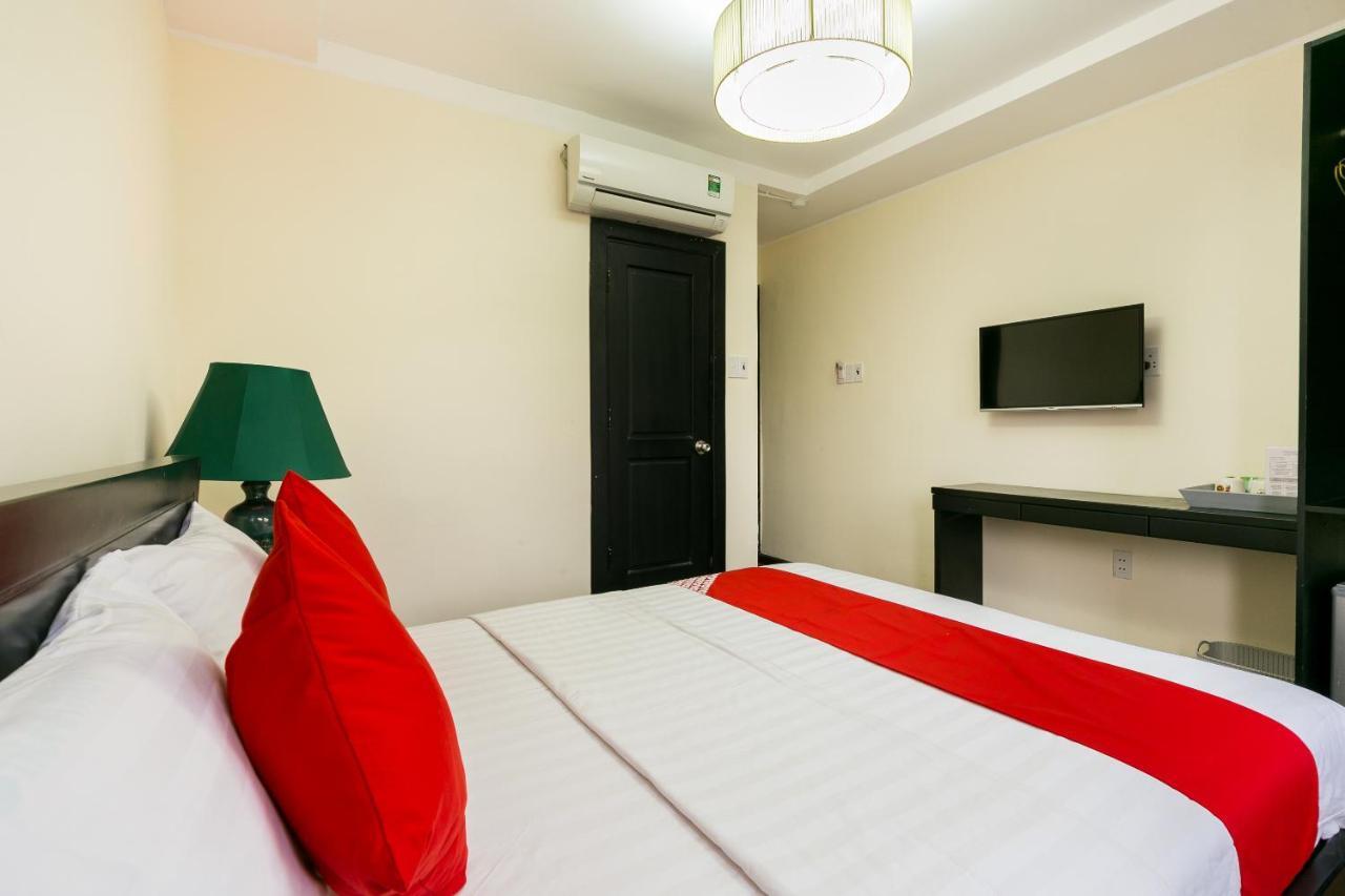 Oyo 438 Small Bay Hotel Хошимин Экстерьер фото
